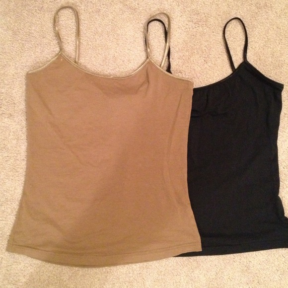 🚫🚫SOLD🚫🚫Tank top bundle - Picture 2 of 3