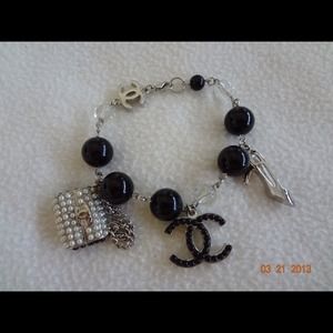charm bracelette.