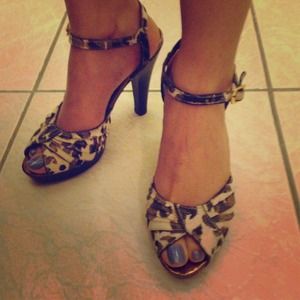 Steve Madden leopard print heels