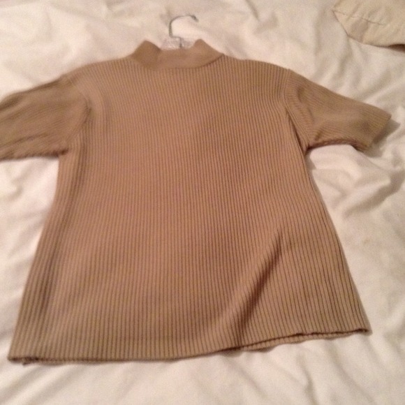Gold / tan short sleeve mock turtleneck sweater