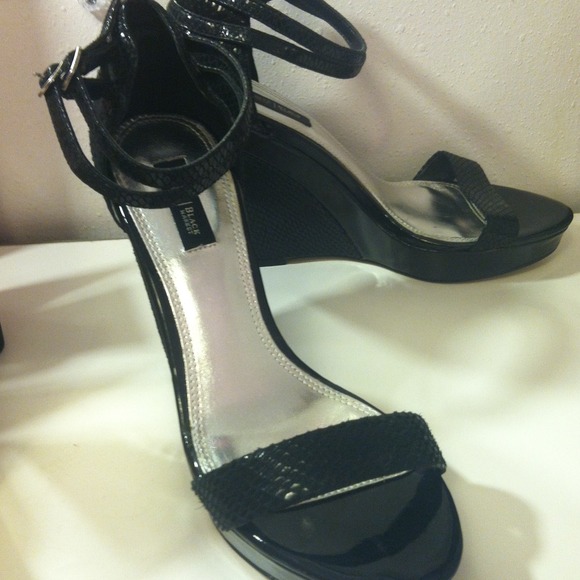 White House Black Market Size 7.5 Wedges