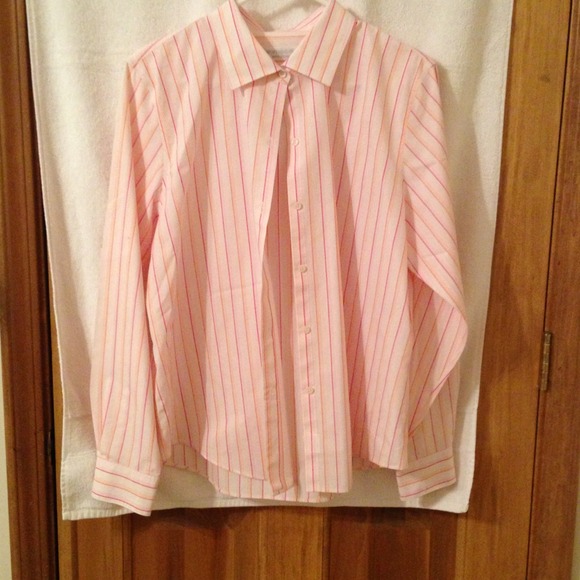 Women's long sleeve button down
