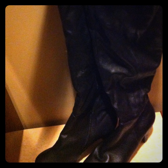 Thigh high black sexy ladies boots  sz10 reduced