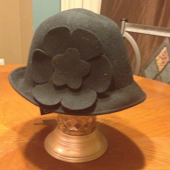 Wool hat.