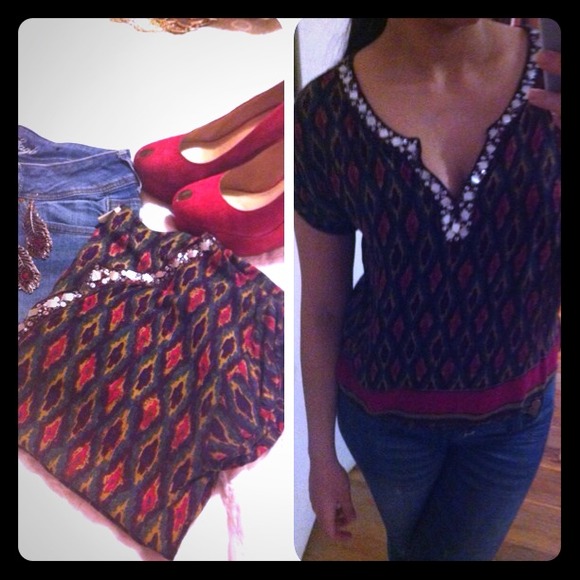 ⛔SOLD⛔Tribal styled shirt with silver accents.