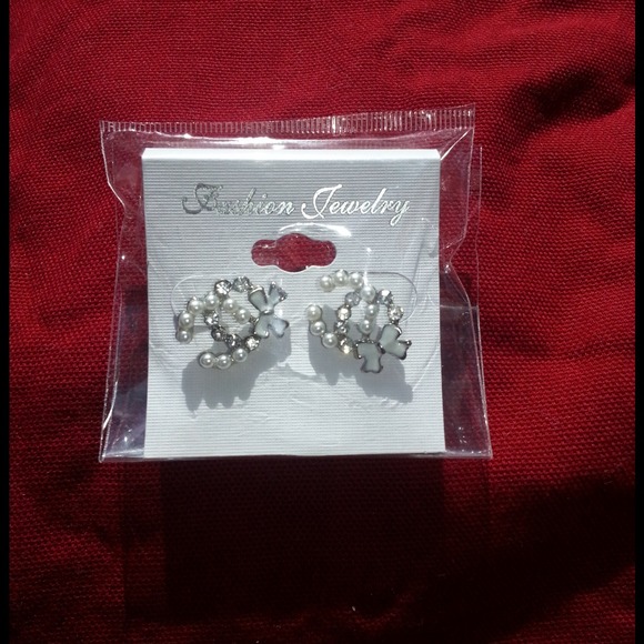 Bundle****. Chanel pearl/rhinestone studs with bow