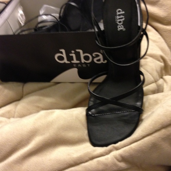 Diba Strappy sandals! With heels!