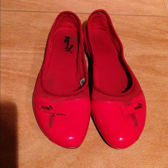 PUMA flats