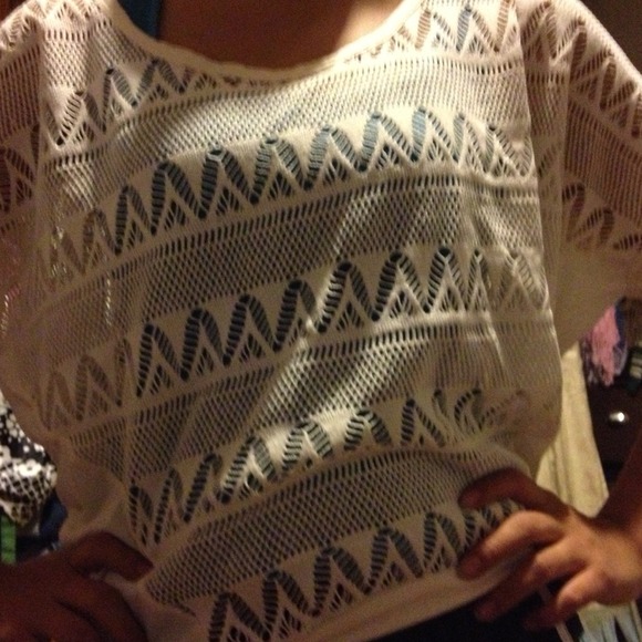 Cute top - Picture 3 of 3