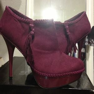 Hi heel shoes