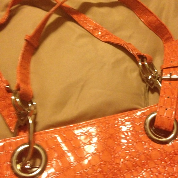 Orange Handbag👜 - Picture 2 of 4