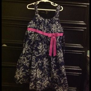 Girl's dress