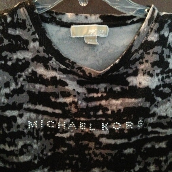 *BUNDLED* Michael Kors Tshirt size M