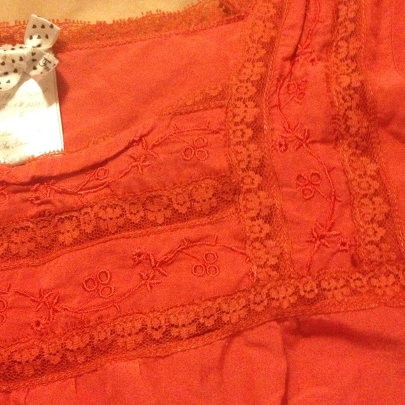 F21 Coral Lacey Topped Top😘 - Picture 3 of 3
