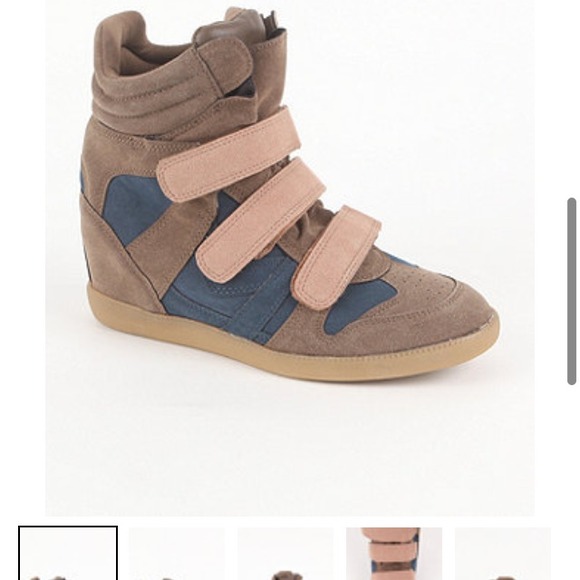 Wedge sneaker brand new never worn