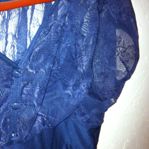 Blouse - Picture 2 of 4