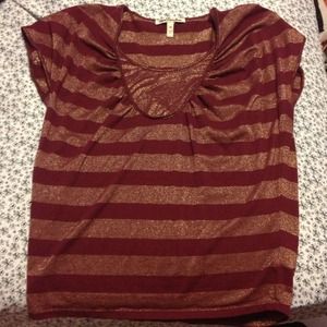 Maroon and gold short sleeve shirt