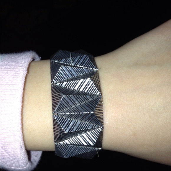 Tribal necklace and bracelet set - Picture 3 of 4