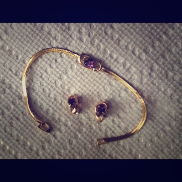 Matching Gold Bracelet And Earrings