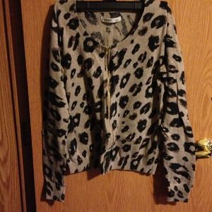 Cheetah print light sweater
