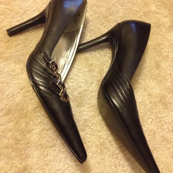 Chinese Laundry - Picture 2 of 4