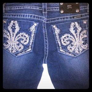 NWOT Miss Me Studded  Denim Capri