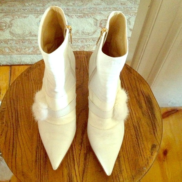 Bruno Magli White Booties - Picture 1 of 2