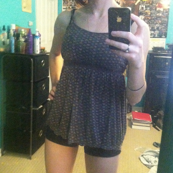 Patterned Summer Top - Picture 3 of 3
