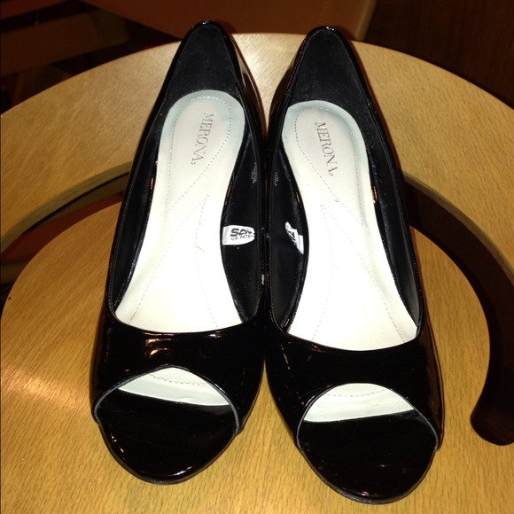 Black Patent Leather peep Toe Shoes