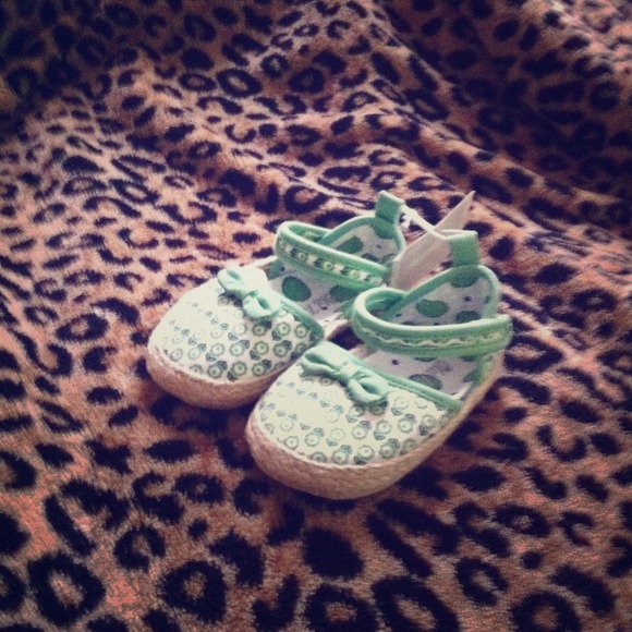 Bundle for @shellstyle Old Navy sandles