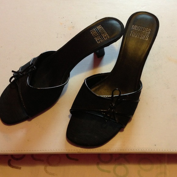 Size 9 mootsie tootsie black heels