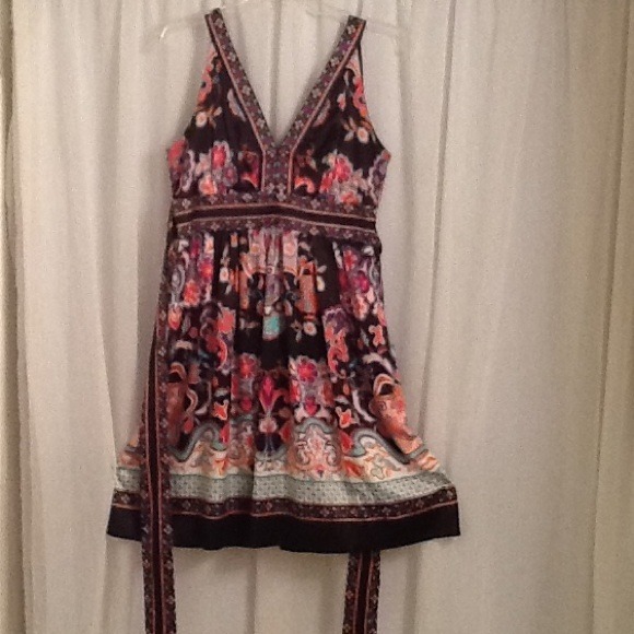 SALE!!Striking colorful  tie back dress?