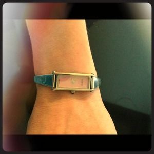 REserved!Authentic Gucci mother of pearl   Watch