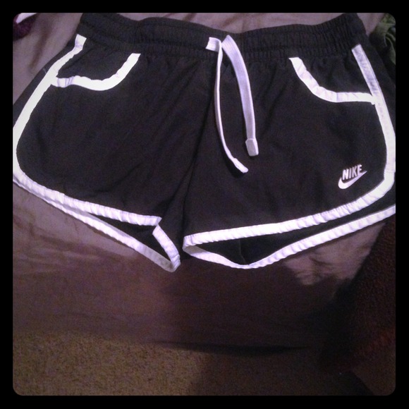 Black Nike shorts