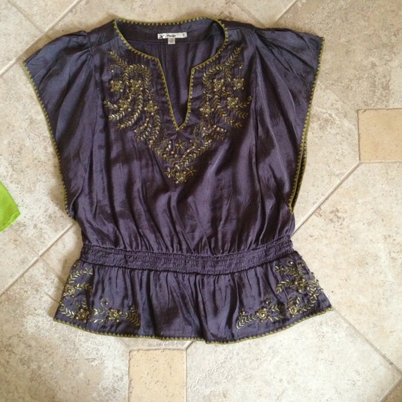 Tops - Beautiful shiny flow top