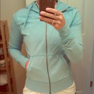 Bundle of 2 Nike hoodies: one blue and one purple