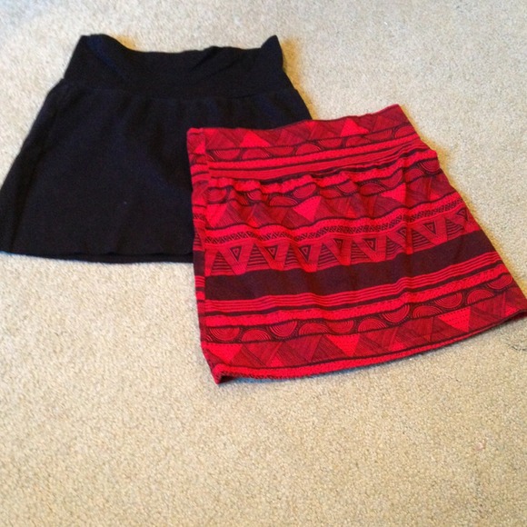 Bundle black and red American apparel skirts - Picture 1 of 1