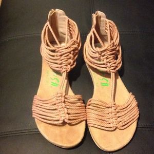 ***REDUCED*** Blow fish sandals