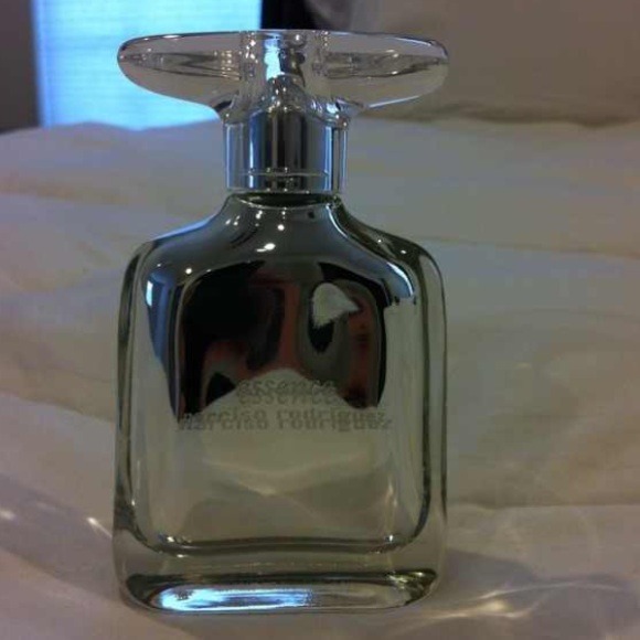 Essence By Narciso Rodriguez