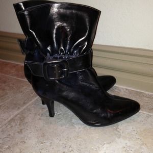 Brown metallic short boots with buckle