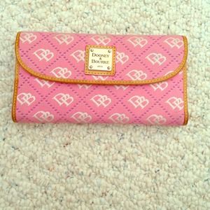 RESERVED!! Authentic Dooney and Bourke Wallet
