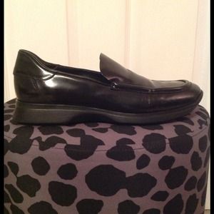 🐊AUTHENTIC GUCCI LOAFERS $450🐊