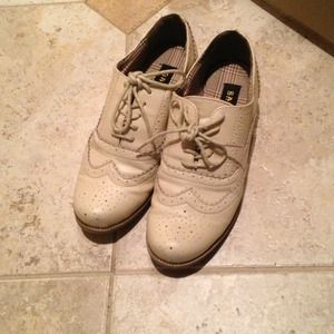 Beige shoes with laces