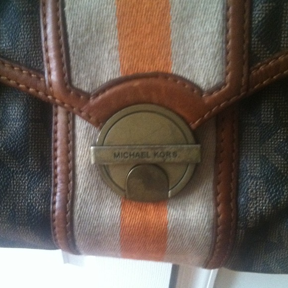 Used MK bag .. Authentic - Picture 2 of 4