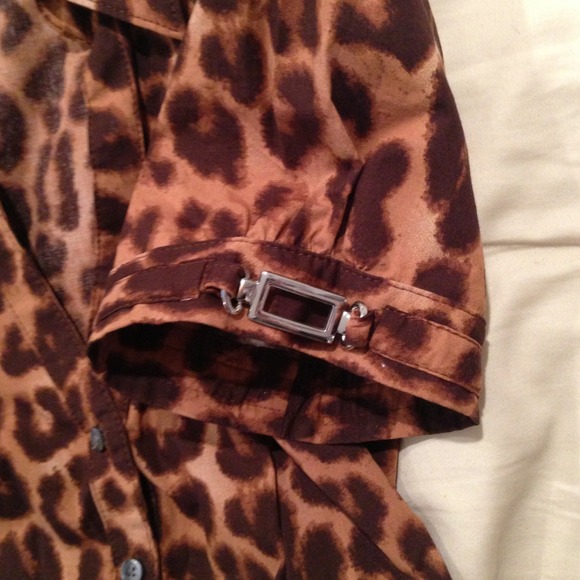Express Design Studio Leopard Shirt - Picture 3 of 3