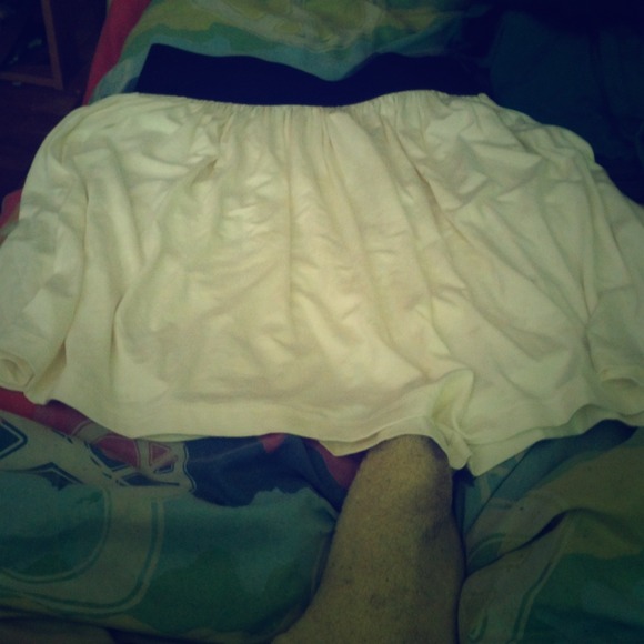 Brand new forever 21 cream skirt