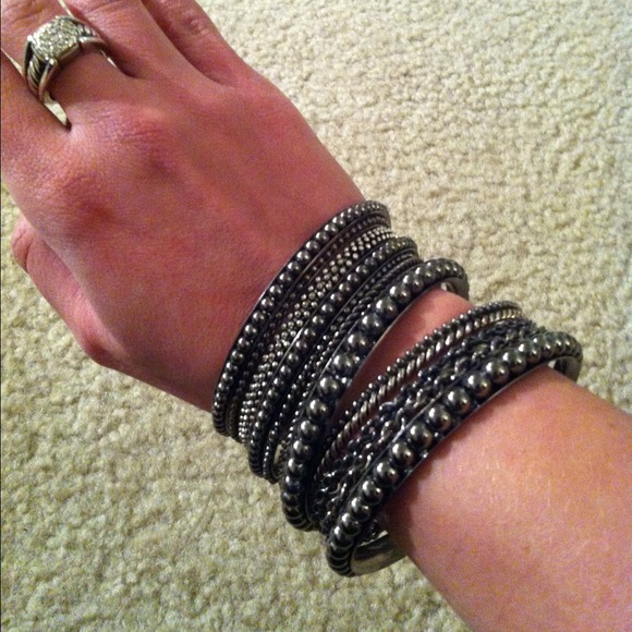 ❌SOLD❌   BEBE set of (14) bangles - Picture 2 of 3
