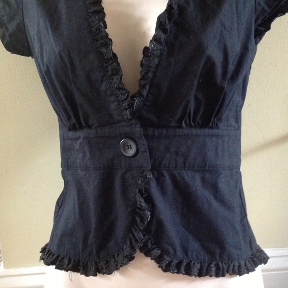 Cute little black vest - Picture 2 of 2