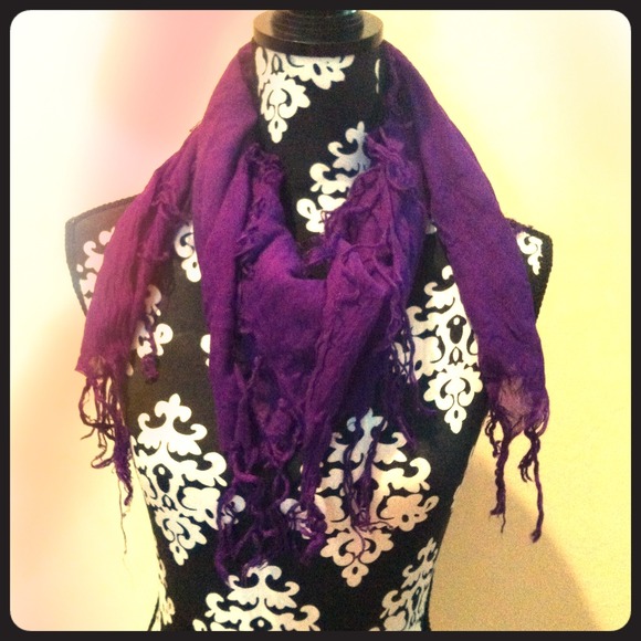 Cute Purple scarf!