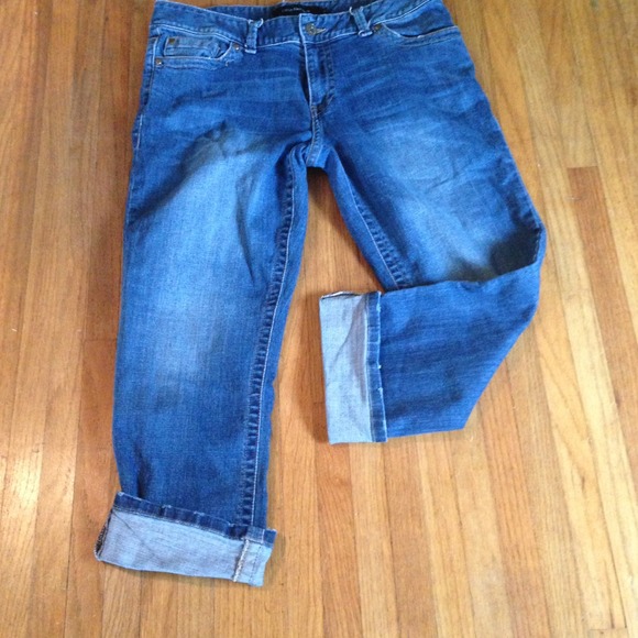 SOLD IN BUNDLE Calvin Klein capris.